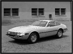 Białe, Ferrari Daytona